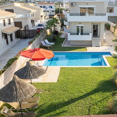 Sophia-elpis Villa *